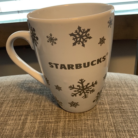 Starbucks 2010 15 oz mug - White with Snowflakes - Picture 3 of 7